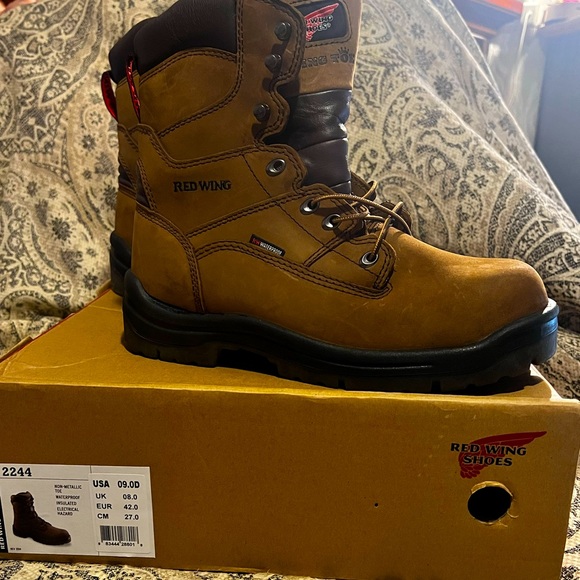 Red Wing Shoes Other - NEW WITH TAGS-  Men’s RED WING, “KING TOE” work boots 🥾 size 9